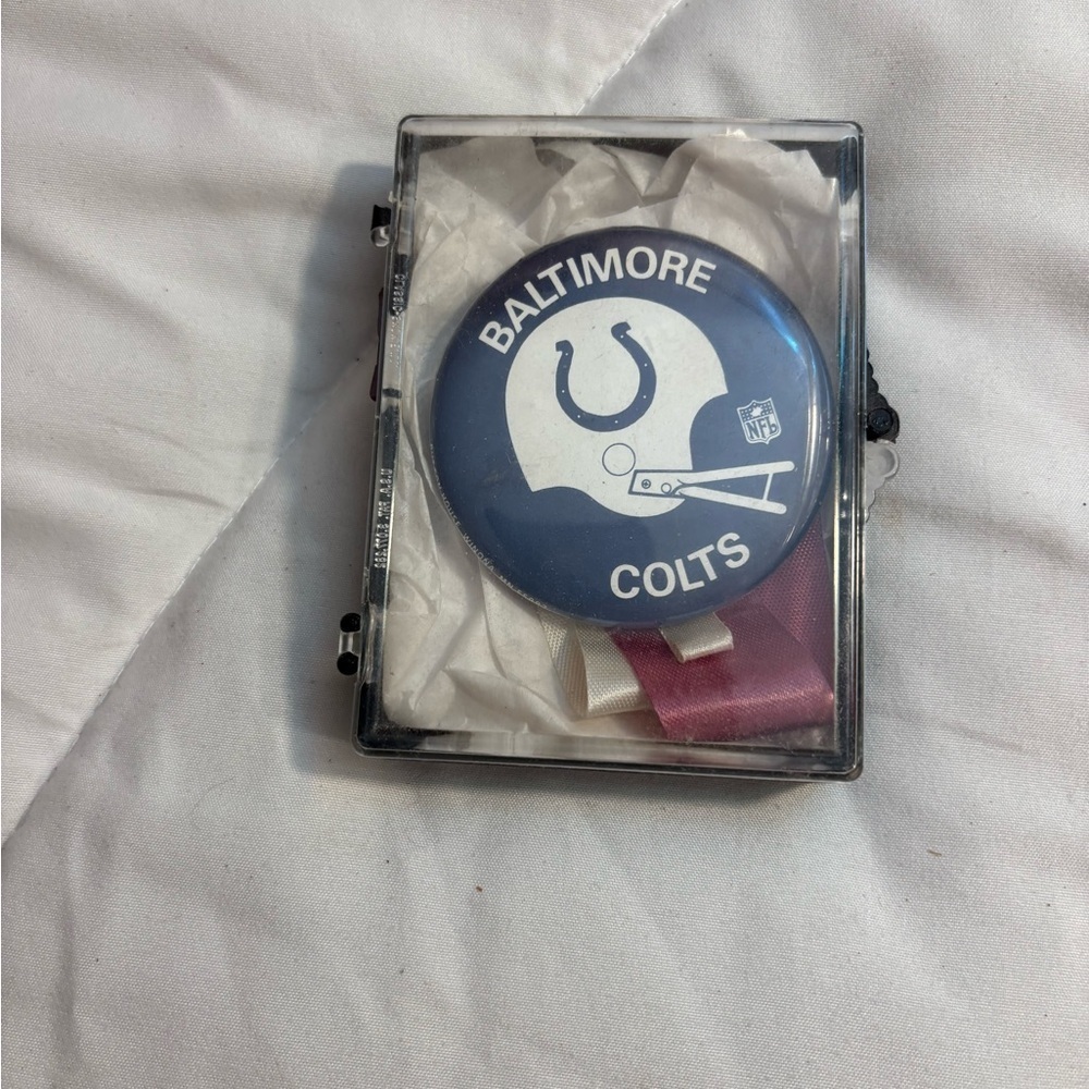 Original Vintage BaltimoreColts NFL Football PinbackButton, Ribbons